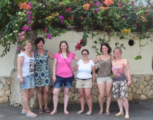 Gruppenbild von Karin Hirsch-Gerdes und Birgit Pammé mit den ersten angereisten Kursteilnehmerinnen