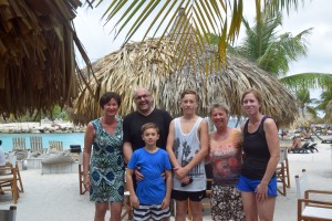 Gruppenbild mit Birgit Pammé, Karin Hirsch-Gerdes und der Familie Masuhr