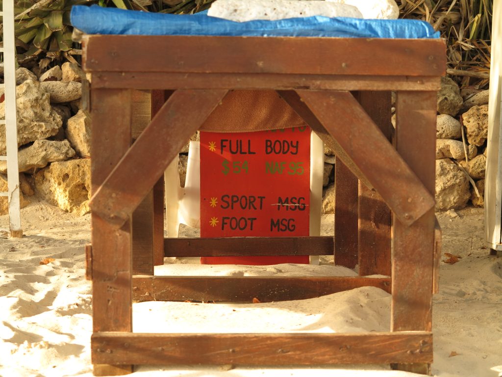 Massagebank_Strand_Curaçao